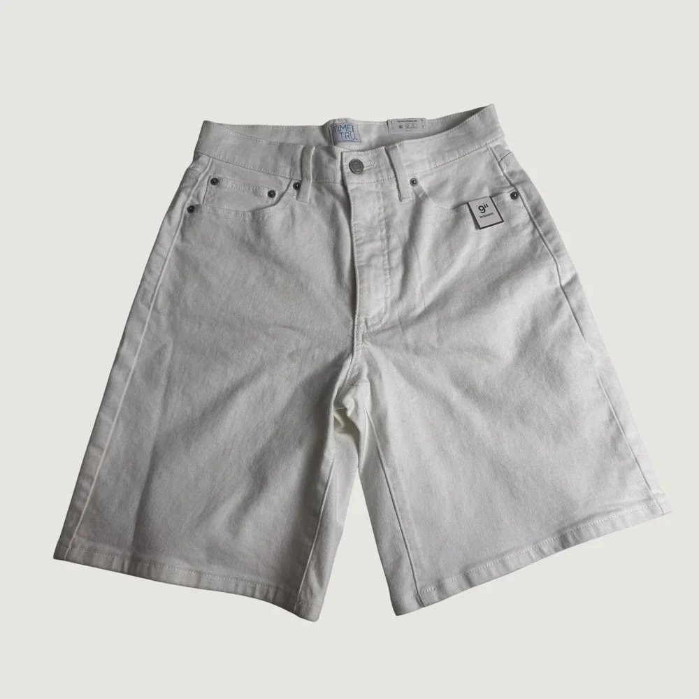 Coastal High Rise Clean Girl Bermuda Shorts White Denim 9in Inseam Size 8 NEW
